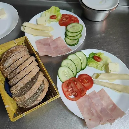 Oberza Kniejowka Inn *